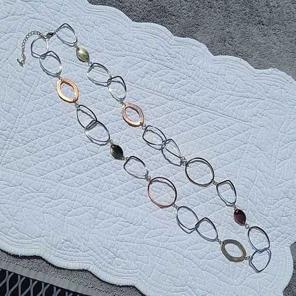 Tri Color Geometric Shaped Long Necklace! - Picture 2 of 9